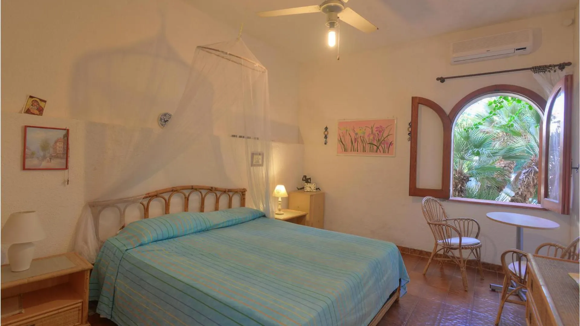 Holiday home Cozy Home In Punta Milocca With Kitchen Terrauzza