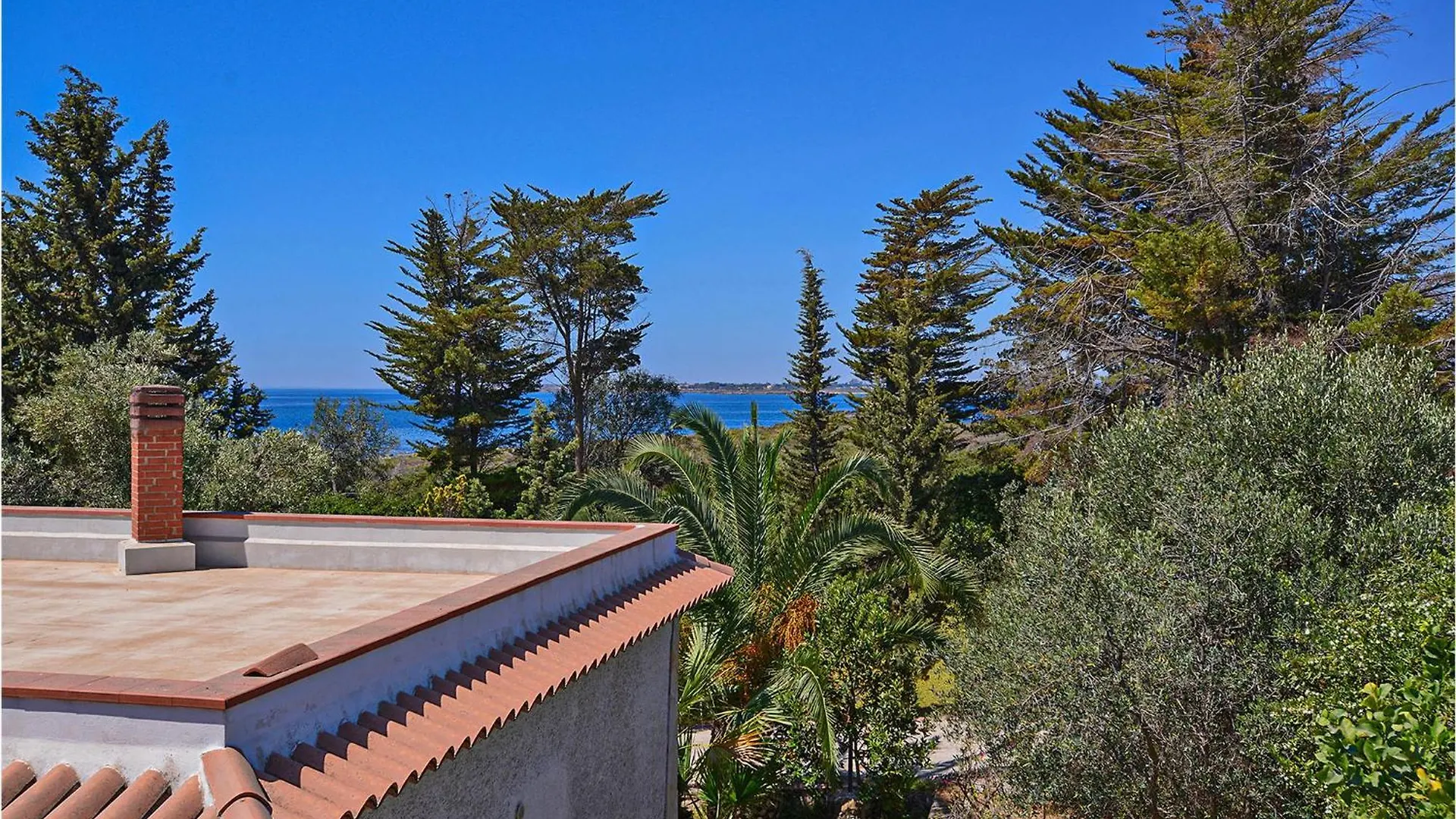 Holiday home Cozy Home In Punta Milocca With Kitchen Terrauzza