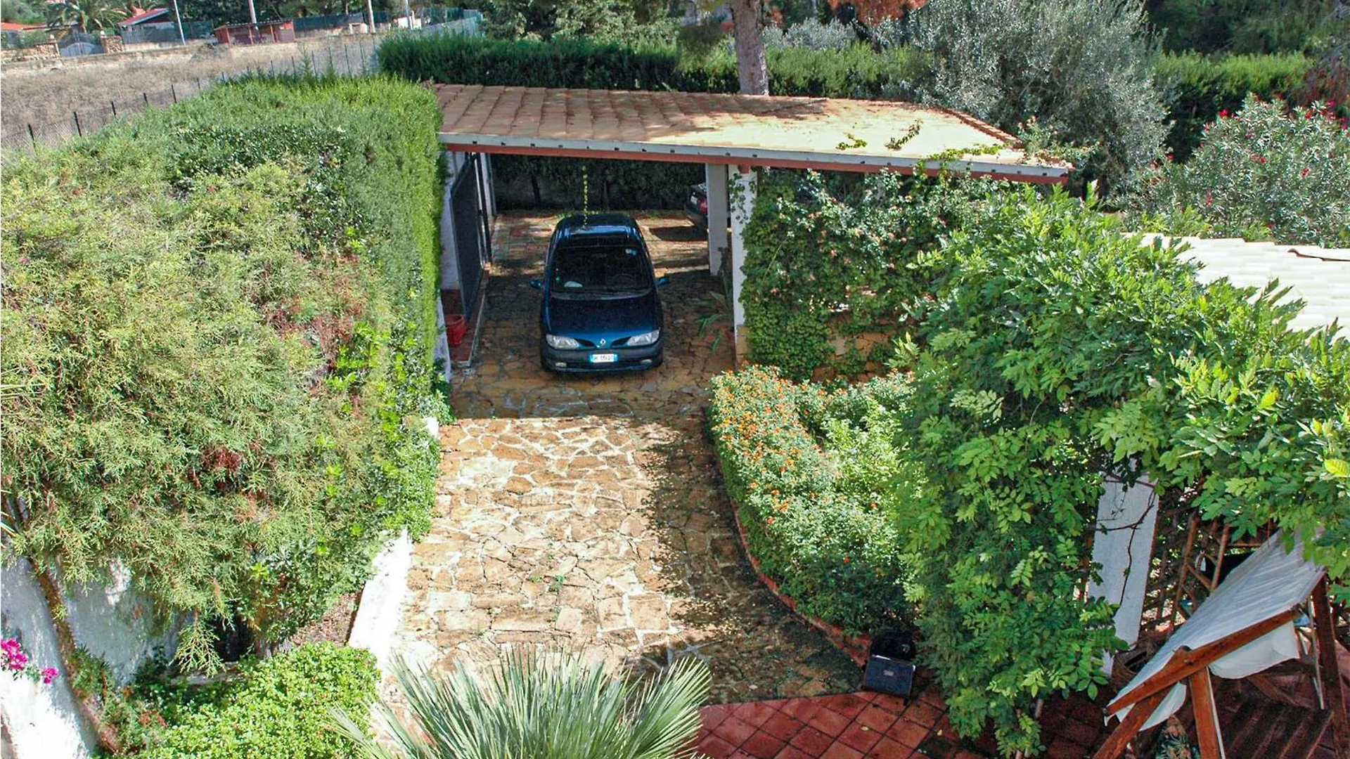 Cozy Home In Punta Milocca With Kitchen Terrauzza