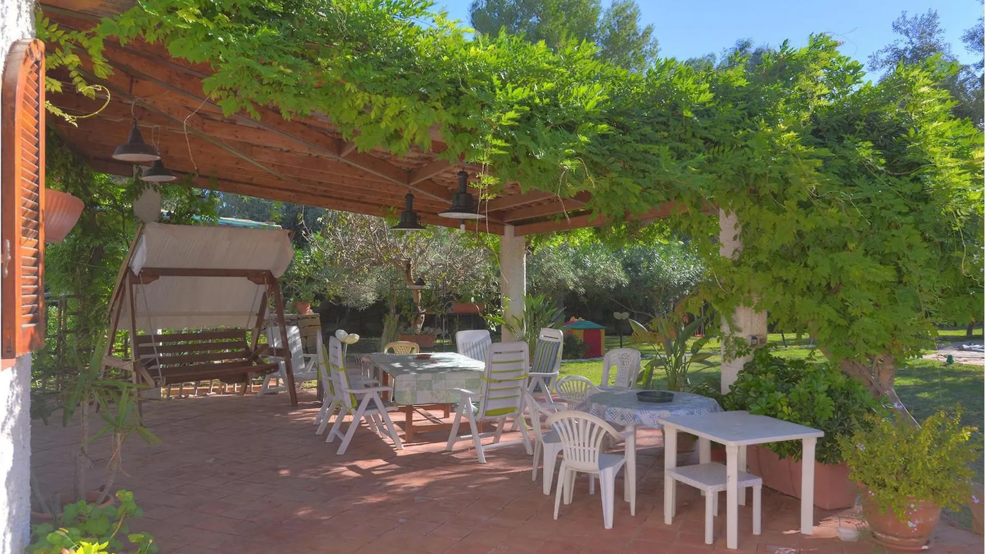 Holiday home Cozy Home In Punta Milocca With Kitchen Terrauzza