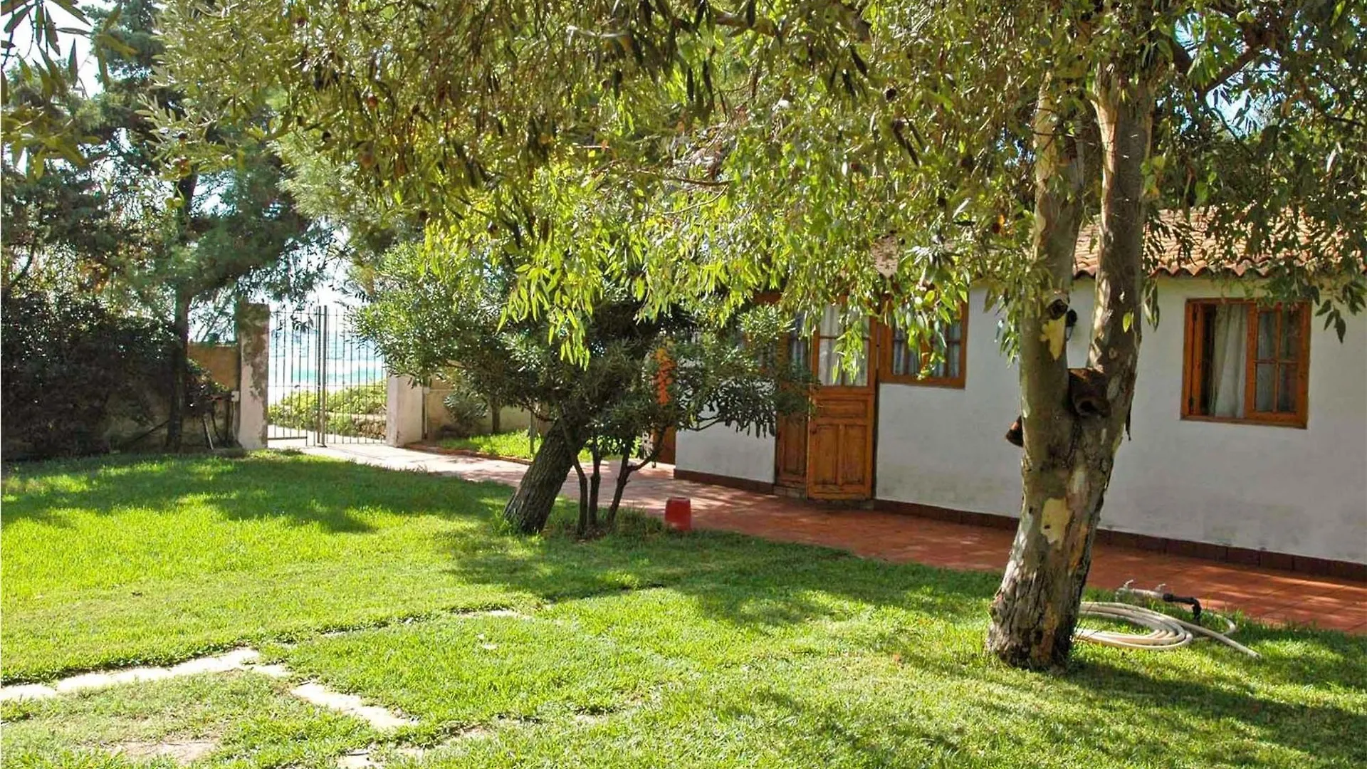 Cozy Home In Punta Milocca With Kitchen Terrauzza